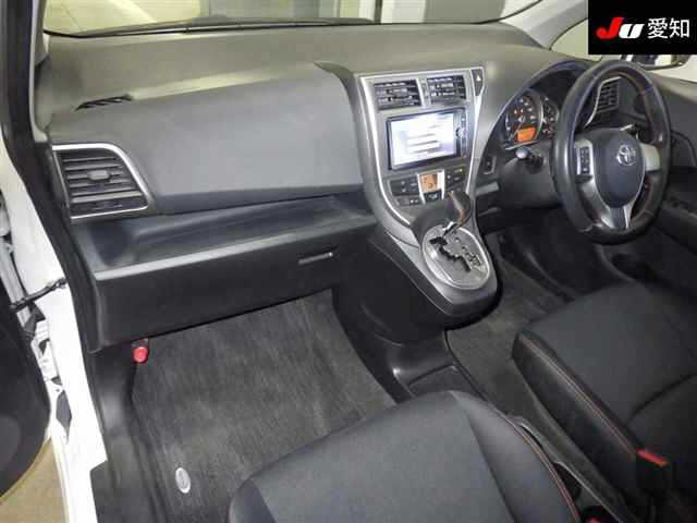 TOYOTA RACTIS 2013