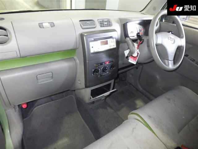 TOYOTA PIXIS SPACE 2013