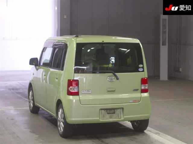 TOYOTA PIXIS SPACE 2013