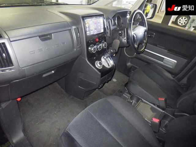 MITSUBISHI DELICA D5 2017