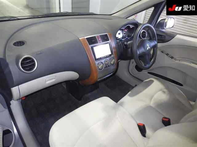 MITSUBISHI COLT PLUS 2011
