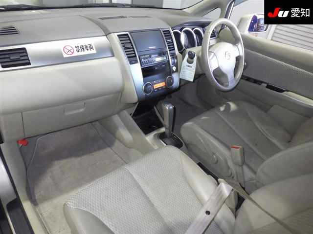 NISSAN TIIDA 2011