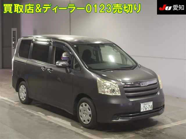 TOYOTA NOAH 2009