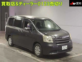 TOYOTA NOAH 2009