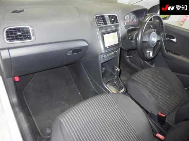 VOLKSWAGEN POLO 2012