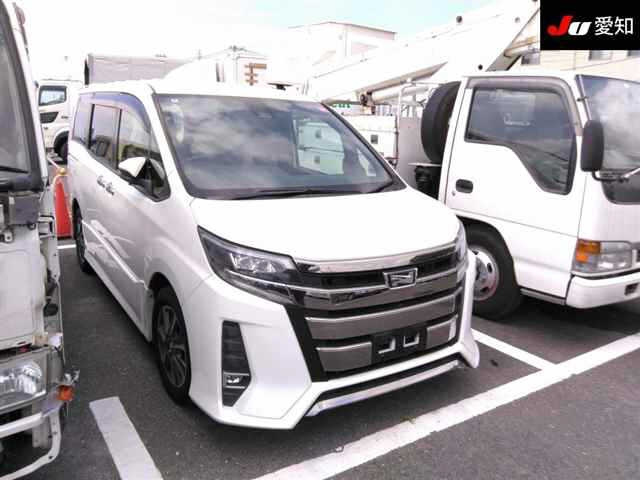 TOYOTA NOAH 2018