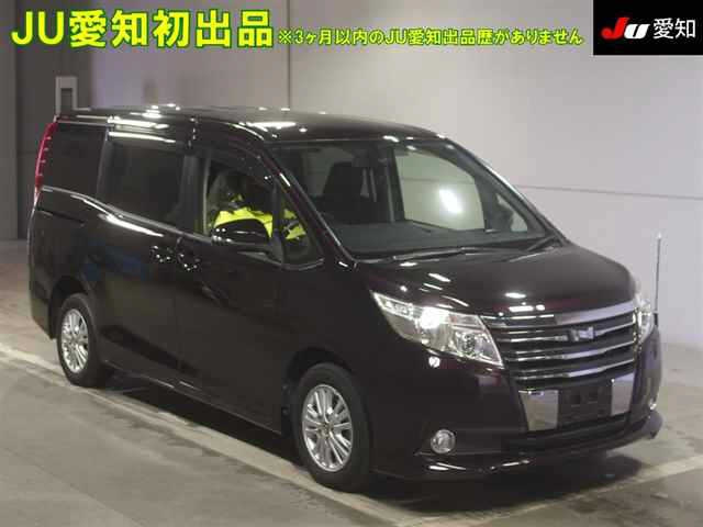 TOYOTA NOAH 2015