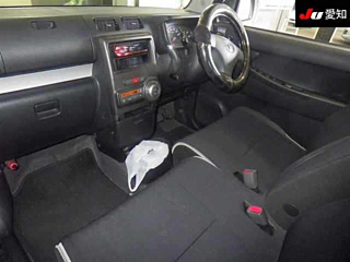 TOYOTA PIXIS SPACE 2013