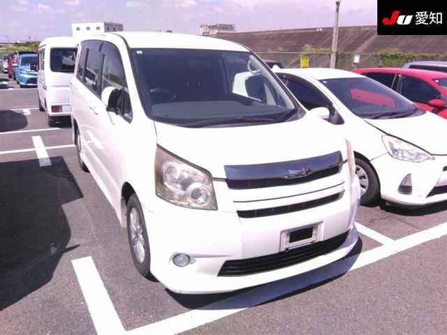 TOYOTA NOAH 2009