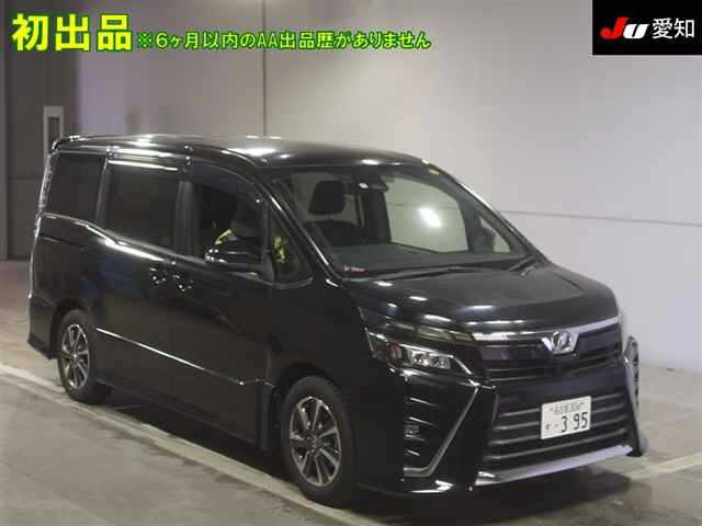 TOYOTA VOXY 2018