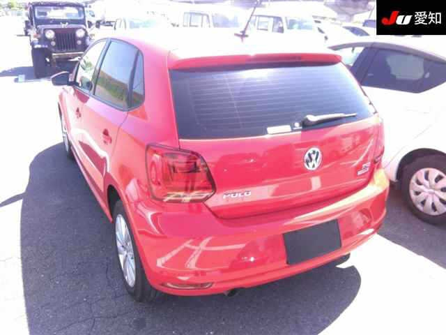 VOLKSWAGEN POLO 2016