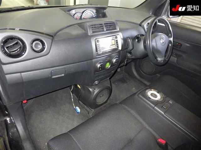 TOYOTA BB 2010