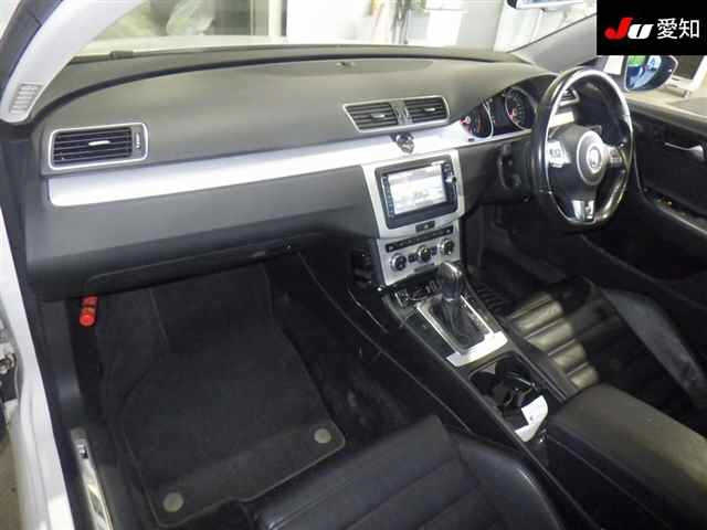 VOLKSWAGEN PASSAT VARIANT 2014