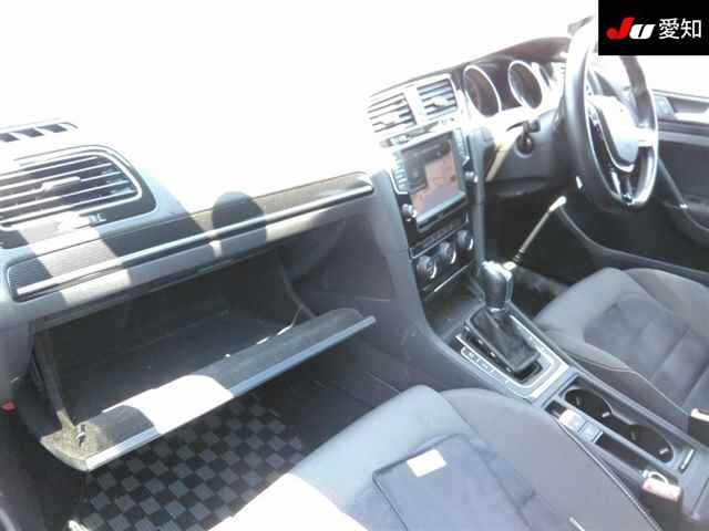 VOLKSWAGEN GOLF 2014