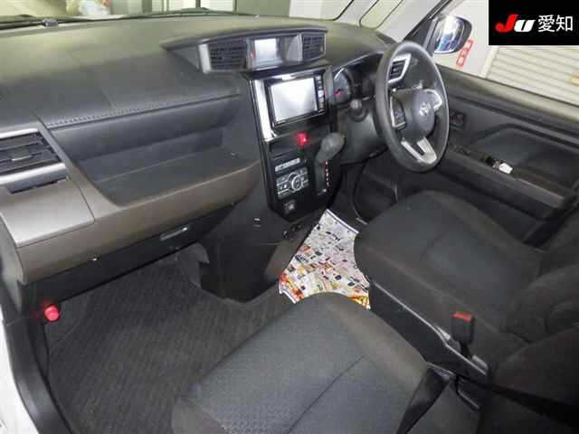 TOYOTA ROOMY 2023