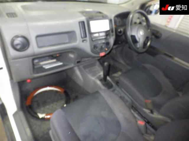 NISSAN AD 2008