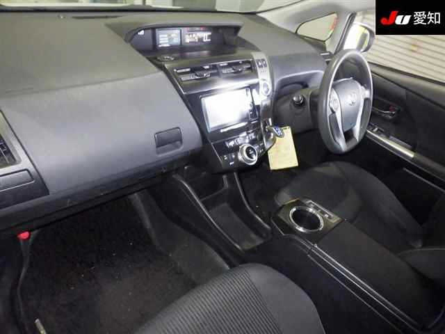 TOYOTA PRIUS ALPHA 2016