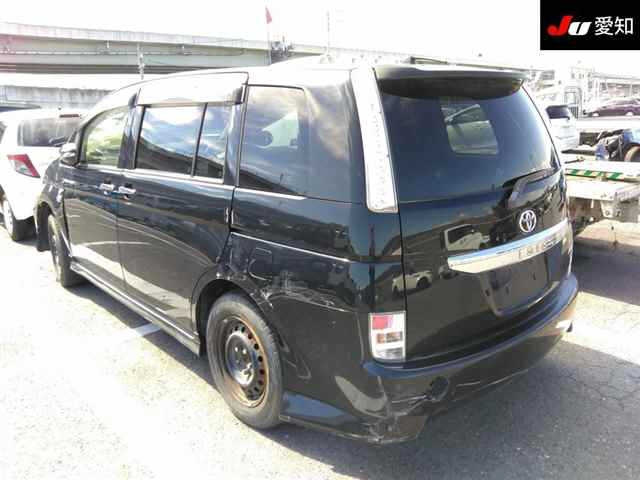 TOYOTA ISIS 2013