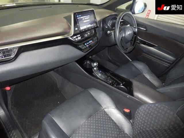 TOYOTA C-HR 2017