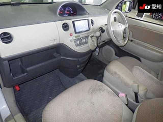 TOYOTA SIENTA 2012