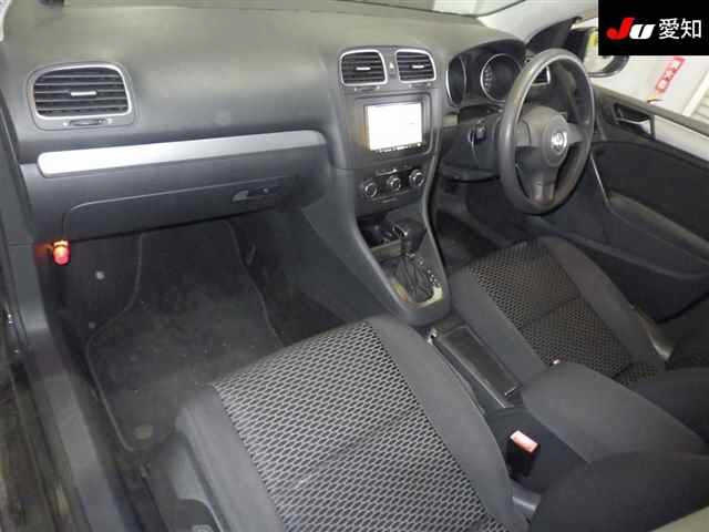 VOLKSWAGEN GOLF 2010