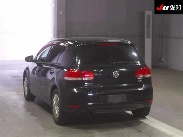VOLKSWAGEN GOLF 2010