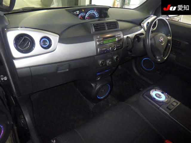 TOYOTA BB 2010