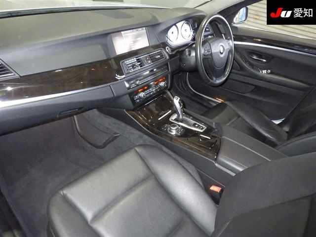 BMW 5 SERIES 2013