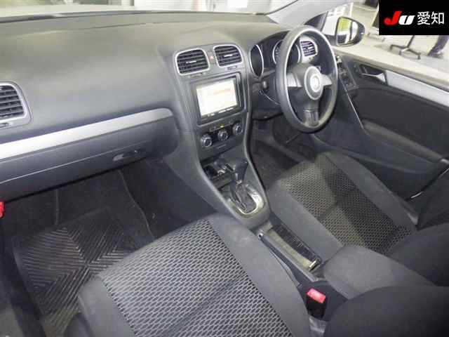 VOLKSWAGEN GOLF 2010