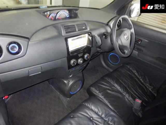TOYOTA BB 2012