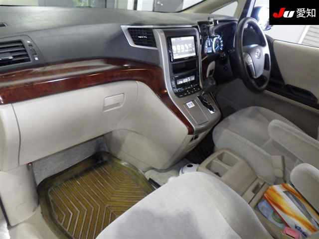 TOYOTA ALPHARD 2010