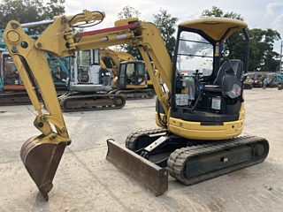 KOMATSU PC30UU-5 2013