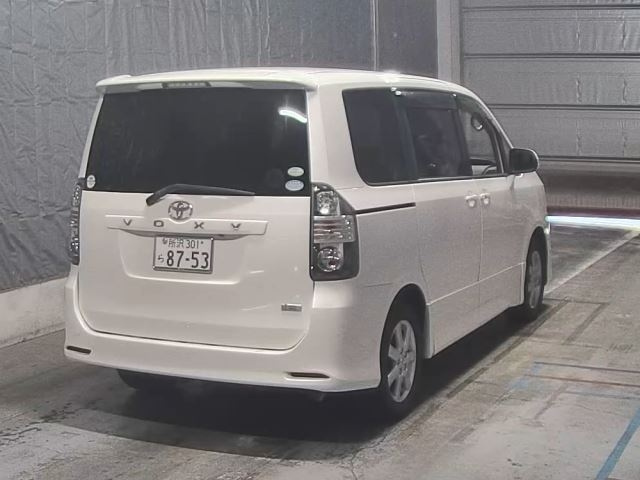 TOYOTA VOXY 2008