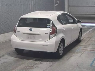 TOYOTA AQUA 2016