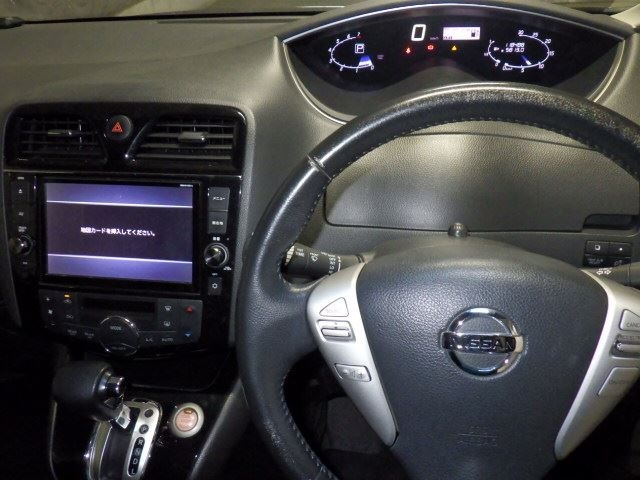 NISSAN SERENA 2015