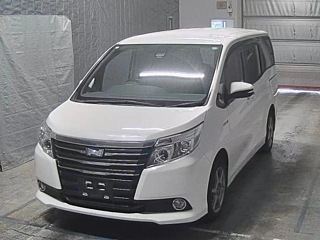 TOYOTA NOAH 2016
