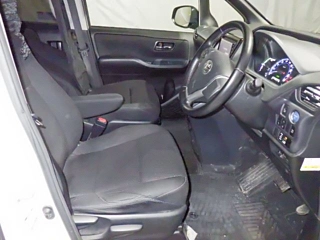 TOYOTA NOAH 2016
