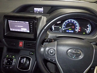TOYOTA NOAH 2016