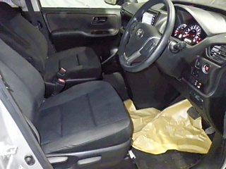 TOYOTA VOXY 2018