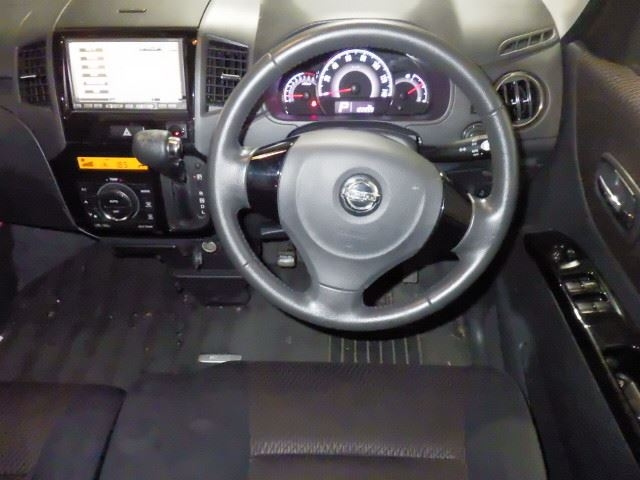 NISSAN ROOX 2012