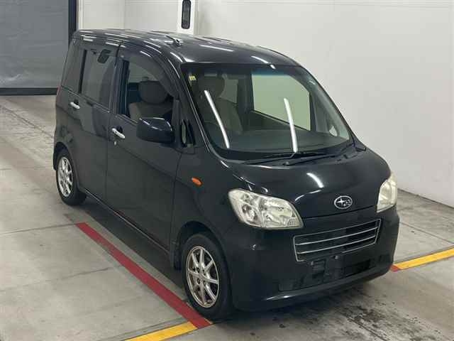 SUBARU LUCRA 2012