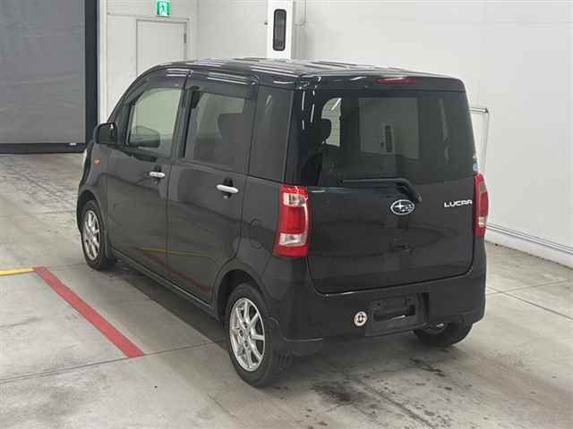 SUBARU LUCRA 2012