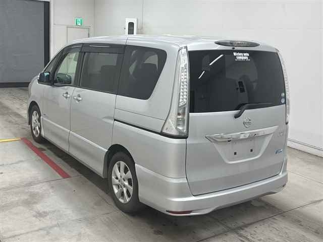 NISSAN SERENA 2013