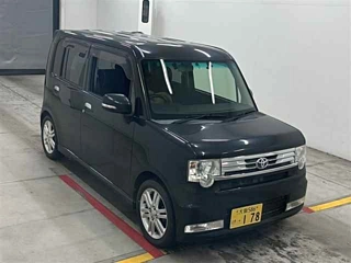 TOYOTA PIXIS SPACE 2011