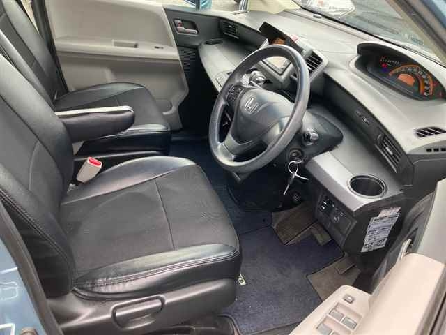 HONDA FREED 2009