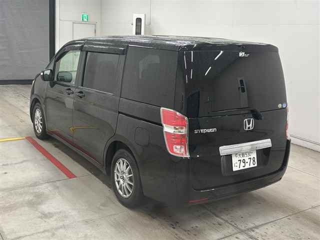 HONDA STEP WAGON 2011
