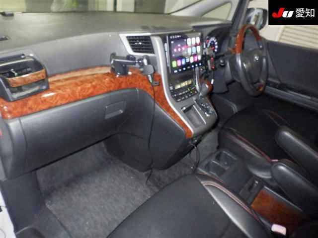 TOYOTA VELLFIRE 2010