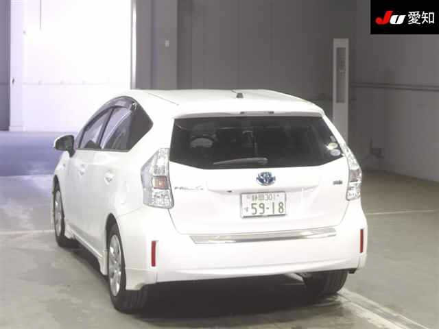 TOYOTA PRIUS ALPHA 2013
