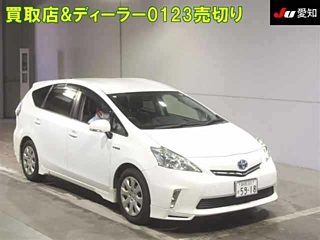 TOYOTA PRIUS ALPHA 2013