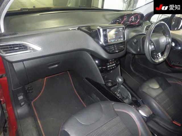 PEUGEOT 2008 2018